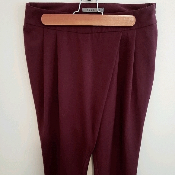 Summer NWOT Burgundy Pleated Pants Office Business Formal Tapered Trousers - Picture 3 of 7
